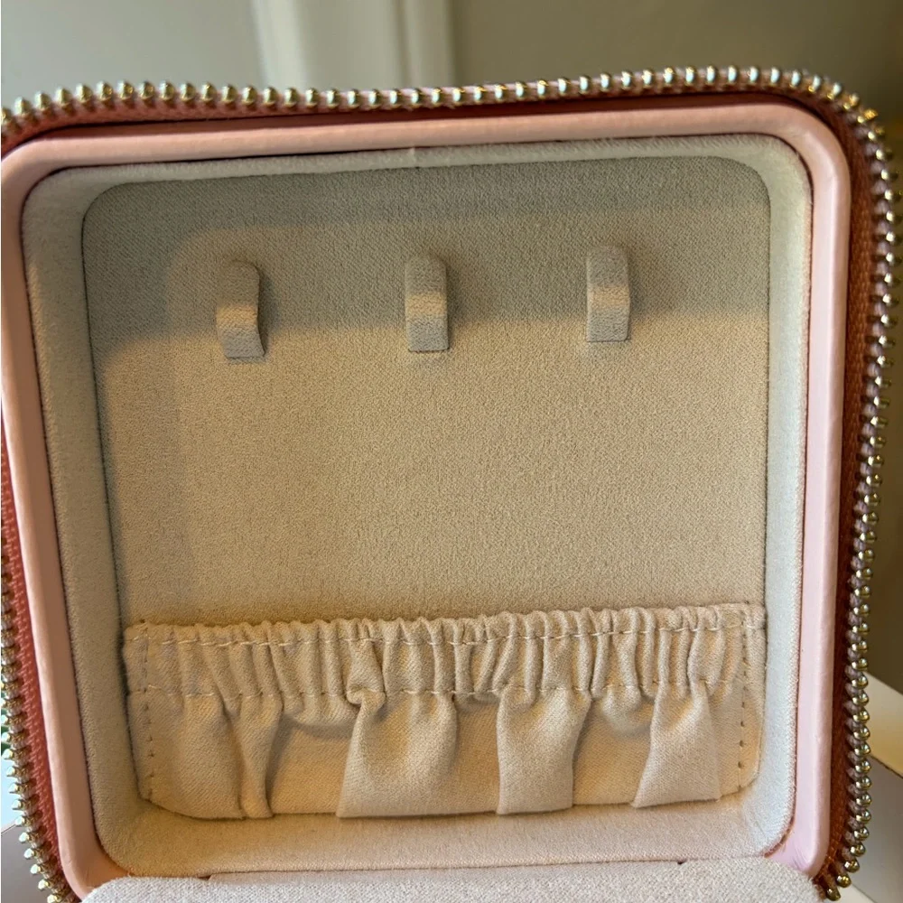 WOLF Pink and Tan Travel Jewelry Organizer - Picture 13 of 14